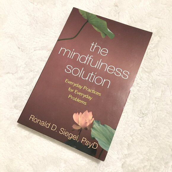 'The Mindfulness Solution' Softcover Book Fourth Copy - Picture 1 of 4